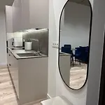 Διαμέρισμα Modern Near Old Town *