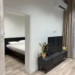Διαμέρισμα Modern Near Old Town *